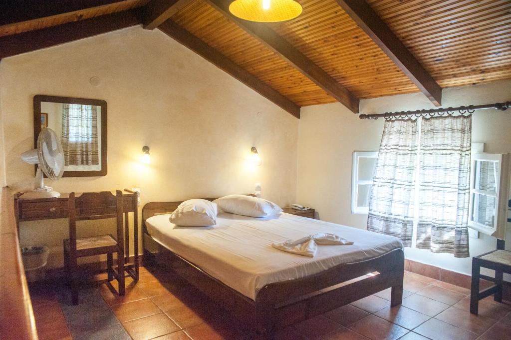 One Bedroom Apartment Split Level with Sea View 3